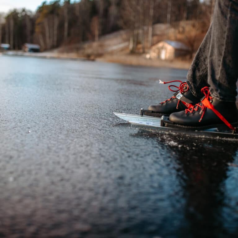 Långfärdsskridskor, skridskor på naturis, uthyrning skridskor, låna skridskor