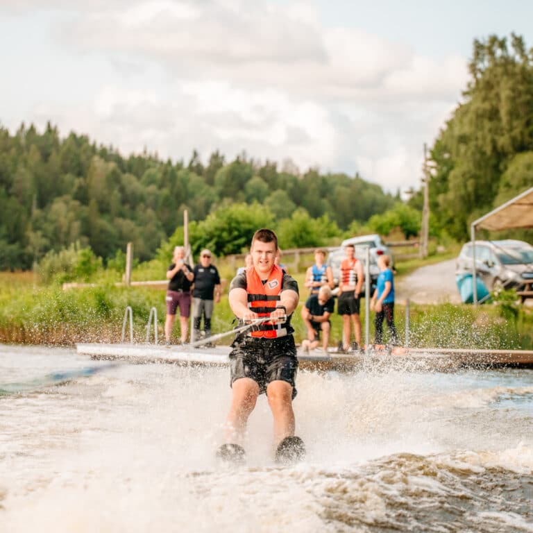 vattenskidor, vattenskidklubb lida